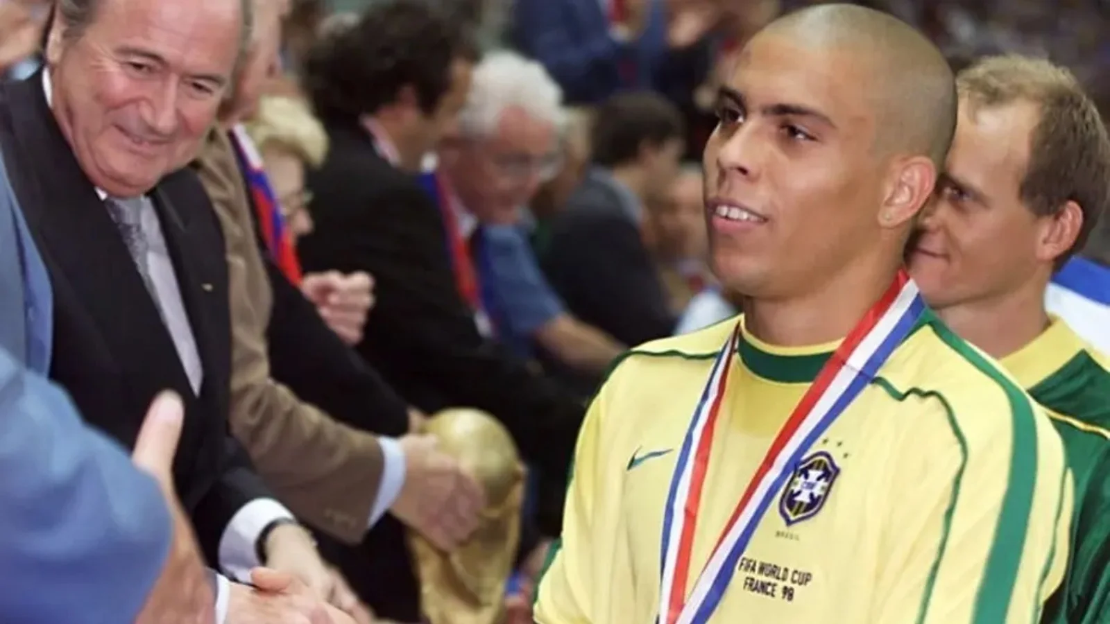 A convulsão de Ronaldo Fenômeno na final de 98: a cronologia completa de um mistério que já dura quase três décadas