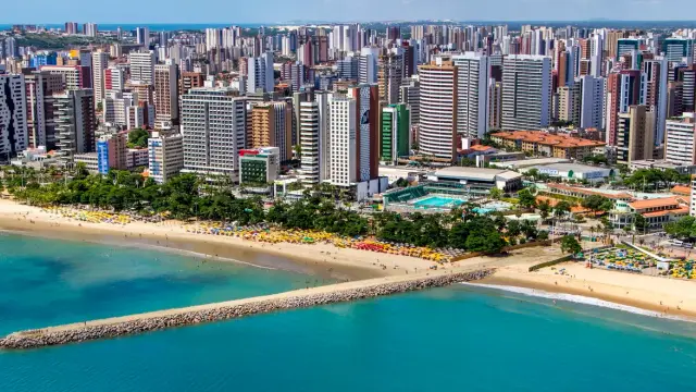 Onde jogar futebol em Fortaleza: os melhores campos, quadras e arenas society