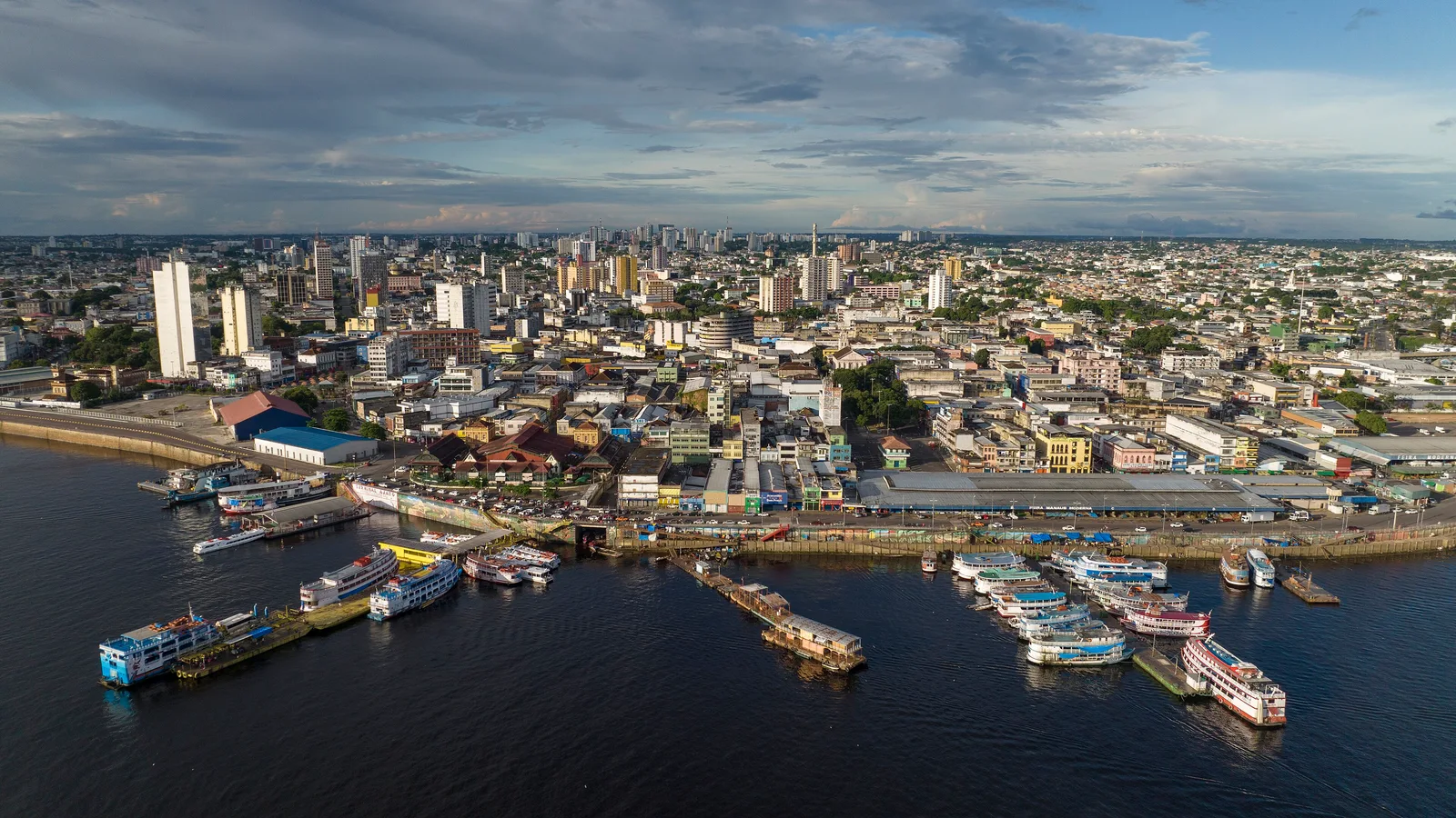 Onde jogar futebol em Manaus: os melhores campos, quadras e arenas society