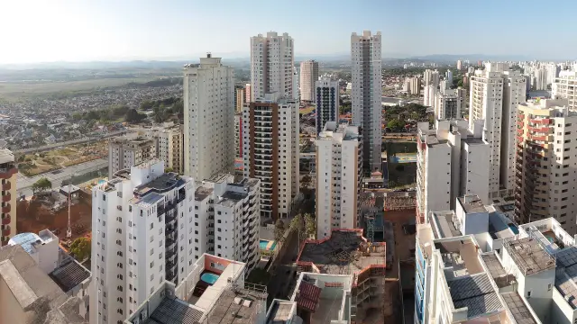 Onde jogar futebol em São José dos Campos: arenas de society e campos de bairro
