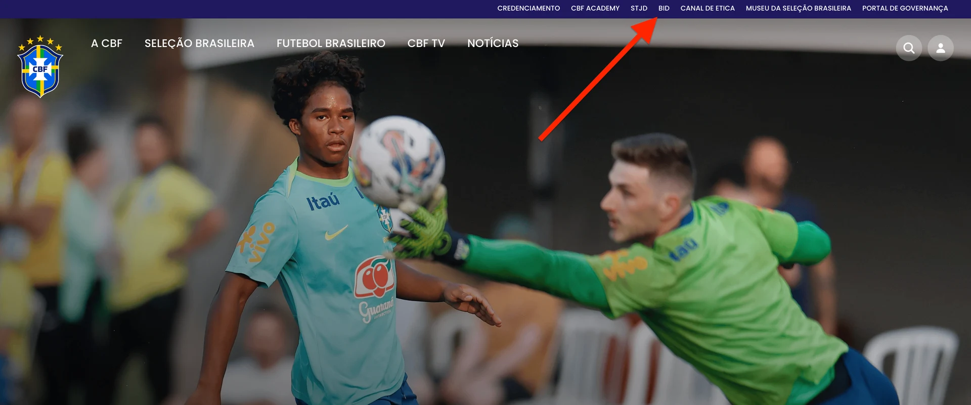 Menu superior do site da CBF com a seção BID destacada por uma seta