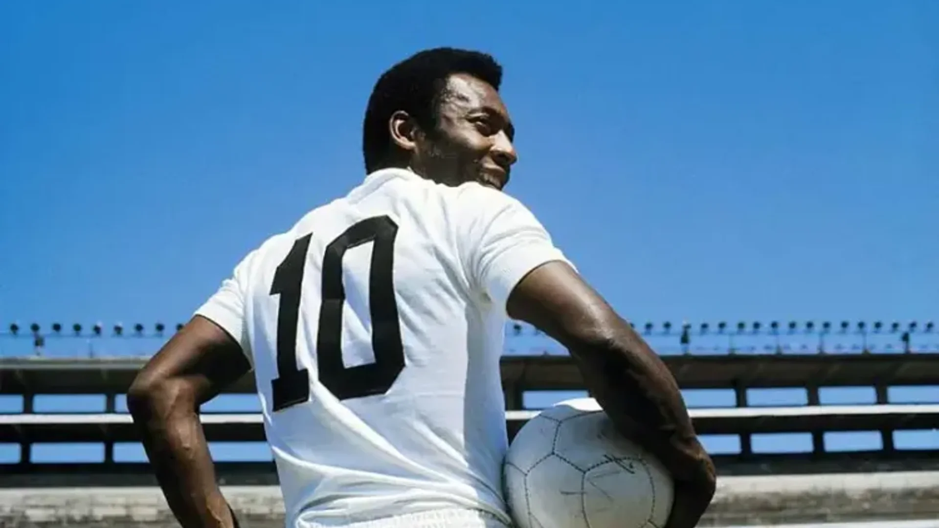 Pelé: a carreira, os títulos e a conta de gols que ninguém consegue fechar